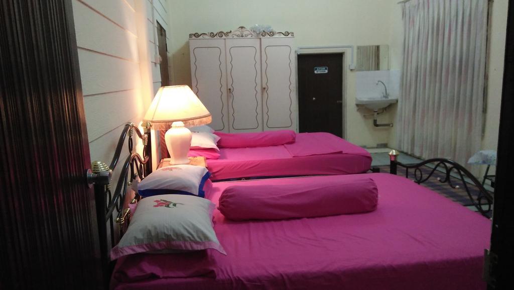 Teratak Ibunda Guest House Kota Bharu Exterior foto
